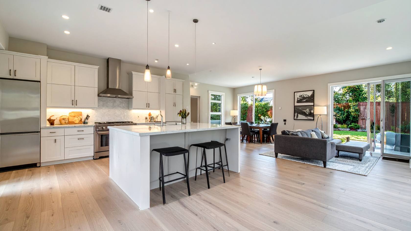 Cover photo for the seller article: The Seller’s Checklist Before Listing a Property