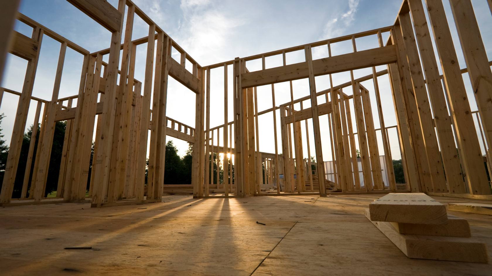 Cover photo for the seller article: Auction or Private Treaty: Which Sales Method Is Right for Your Property?